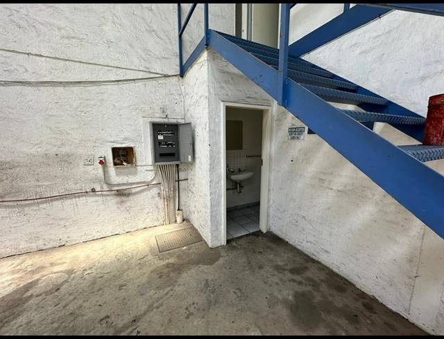 INDUSTRIAL PROPERTY TO RENT IN HALFWAY HOUSE